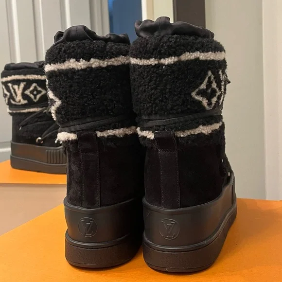 LOUIS VUITTON boots - Picture 2 of 10